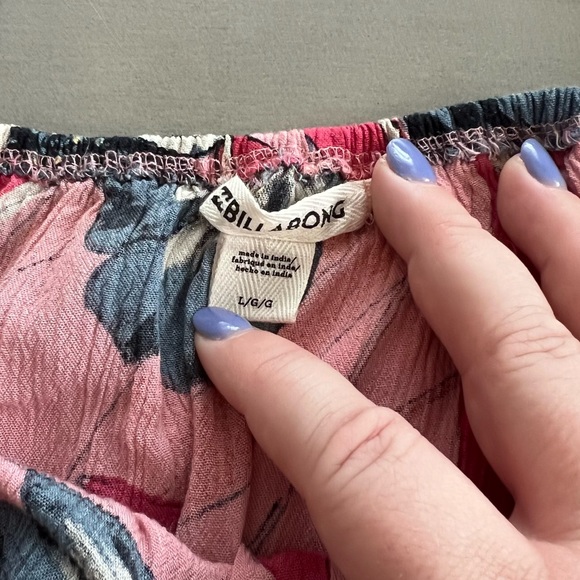 3/$18 PROMO - Billabong Floral Off The Shoulder Top - Size L - Picture 4 of 4